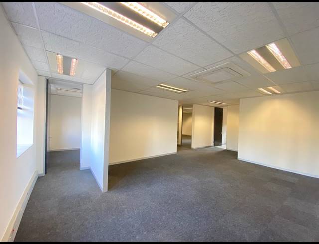 469M² OFFICE TO LET IN BRYANSTON
